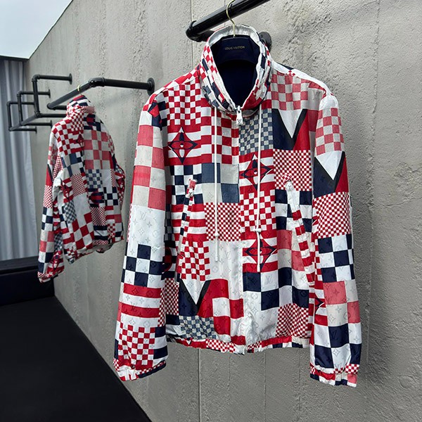 ◆個性的【 ルイヴィトン】リバーシブルナイロンウインドブレーカー コピー vui83846